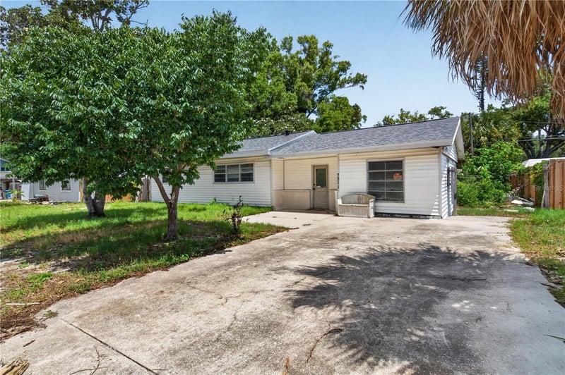 7211 Lynnwood Ave, St Petersburg, FL 33710