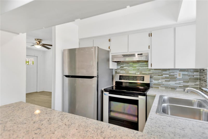 1940 Betty Ln, Clearwater, FL 33755
