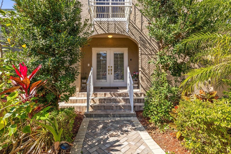7425 Terrace River Dr, Tampa, FL 33637