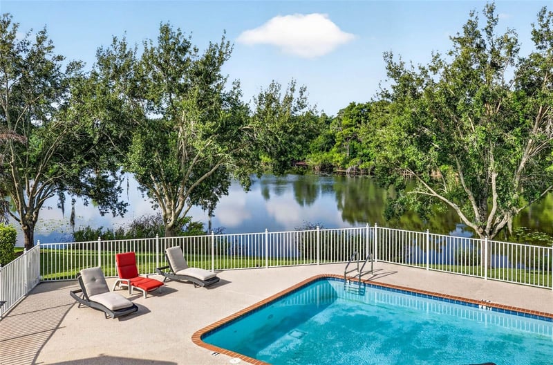 7425 Terrace River Dr, Tampa, FL 33637