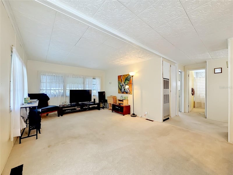 4676 66th Ln #20, St Petersburg, FL 33709