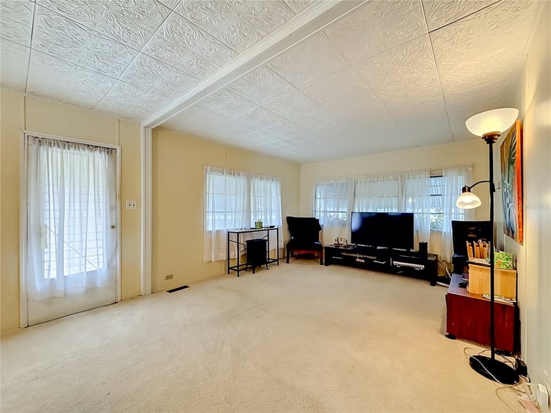 4676 66th Ln #20, St Petersburg, FL 33709