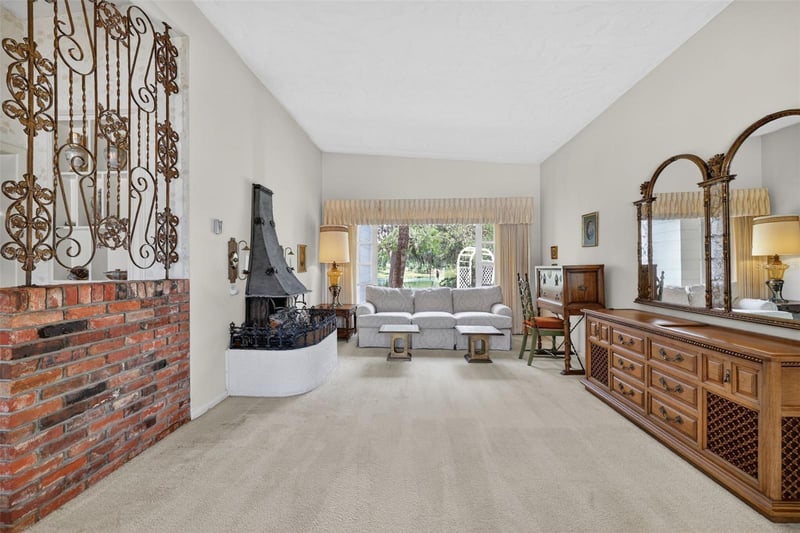 1509 Country Club Dr, Tampa, FL 33612