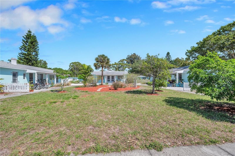 5027 28th Ave, Gulfport, FL 33707
