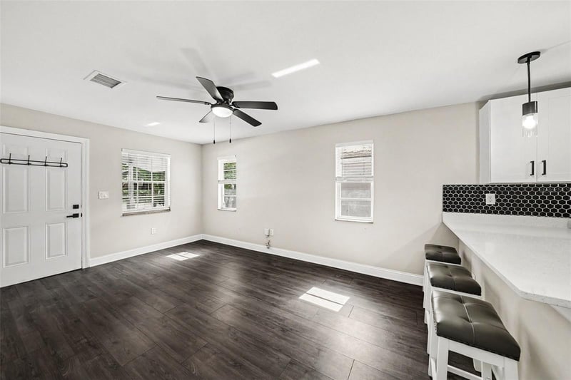 1204 Cayuga St, Tampa, FL 33603