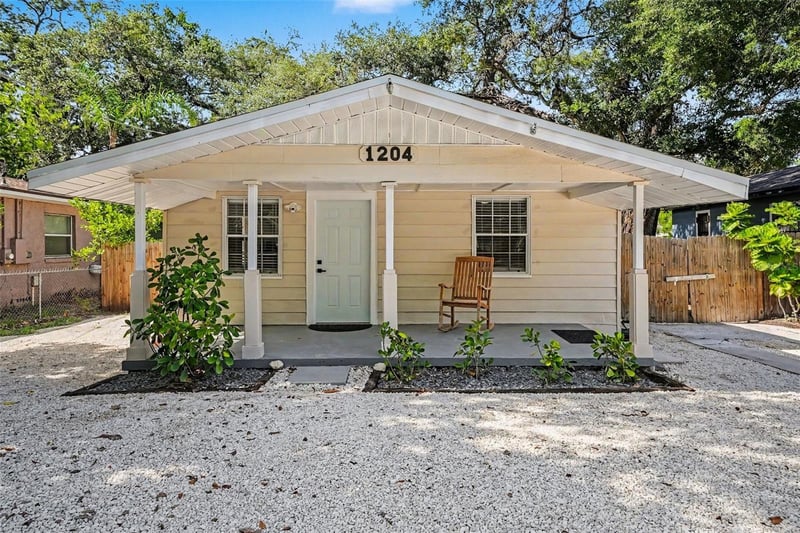 1204 Cayuga St, Tampa, FL 33603
