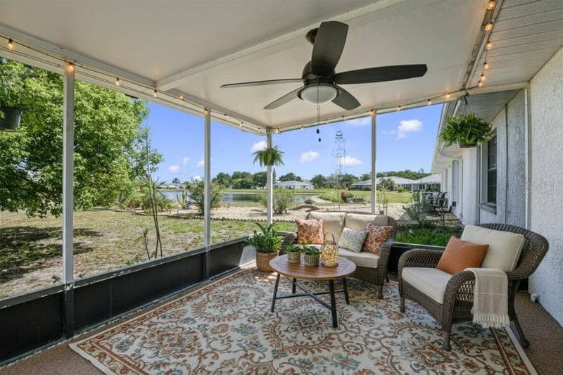 914 Sun Key Ct, Sun City Center, FL 33573