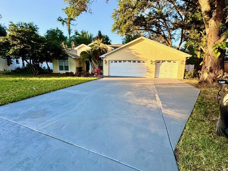 5634 Whitebark Dr, Wesley Chapel, FL 33543