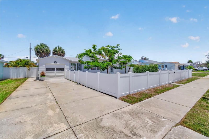 260 42nd Ave, St Pete Beach, FL 33706