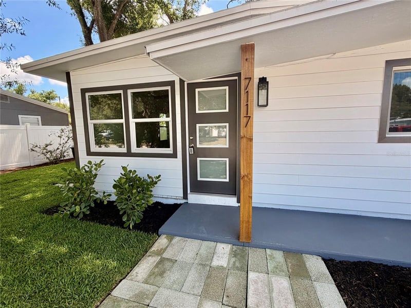 7117 15th St, St Petersburg, FL 33702