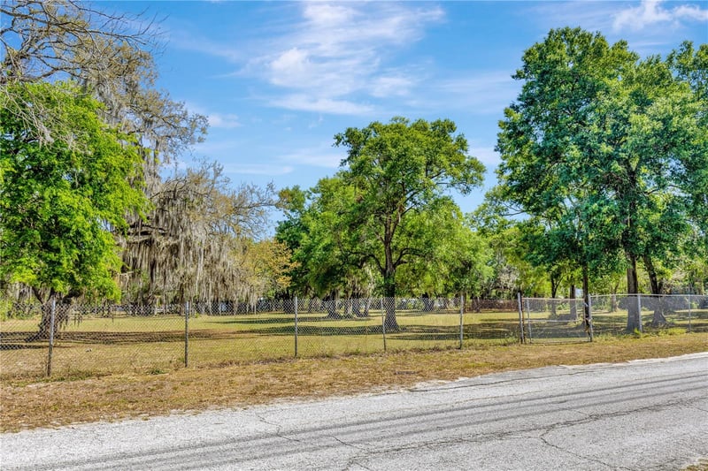 5501 37th St, Tampa, FL 33610