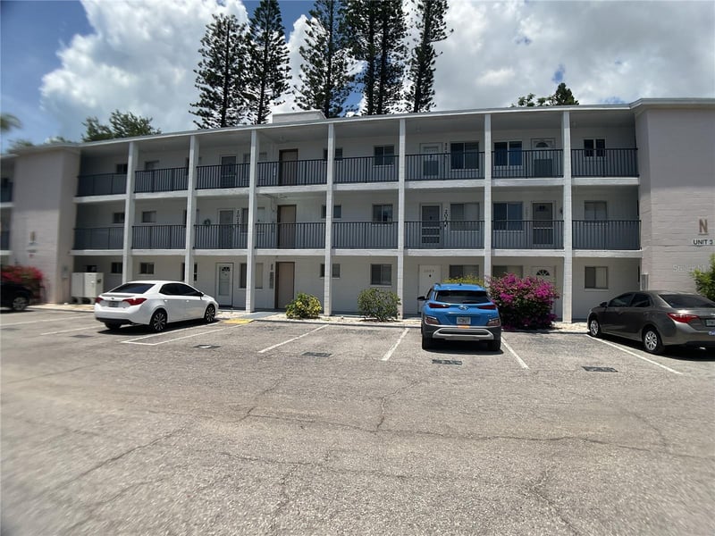 2021 Canal Dr #N25, Bradenton, FL 34207