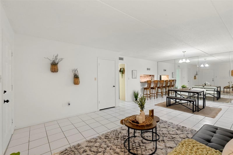 4702 Christa Ct #345, Tampa, FL 33614