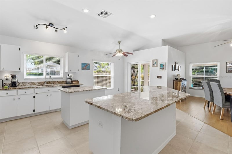 2468 Hidden Pines Ln, Clearwater, FL 33761