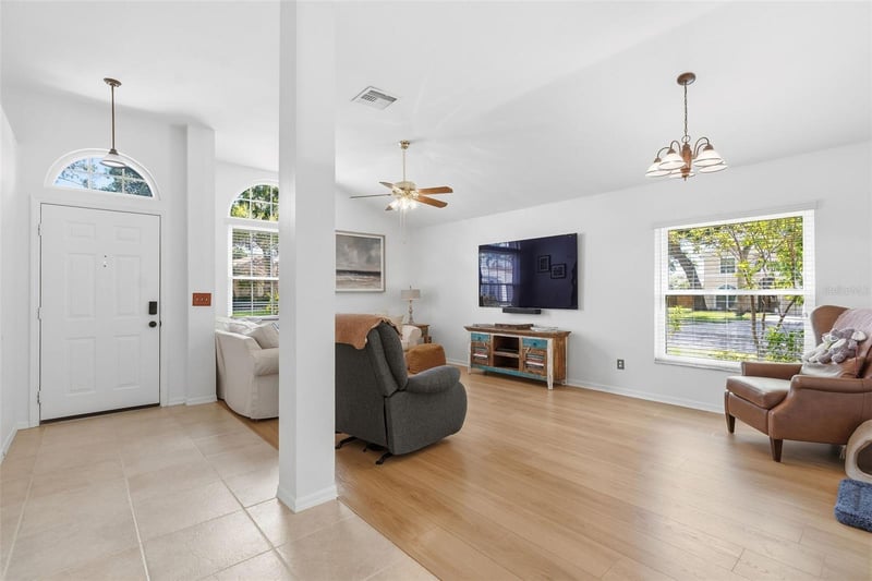 2468 Hidden Pines Ln, Clearwater, FL 33761