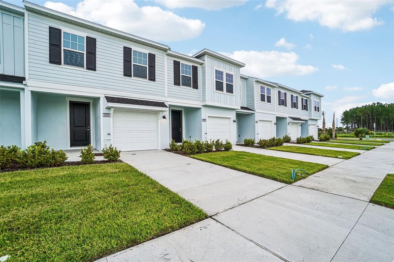 6868 Holcombe Down Dr, Zephyrhills, FL 33541