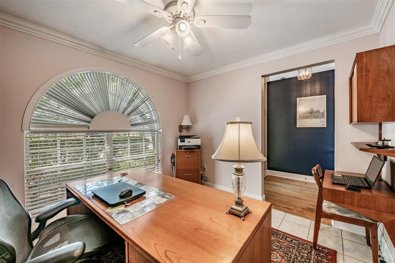 9459 Hunters Pond Dr, Tampa, FL 33647