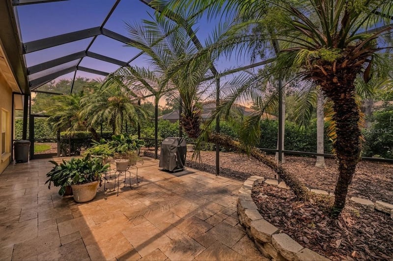 9459 Hunters Pond Dr, Tampa, FL 33647