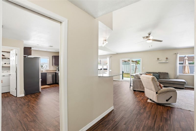 8405 Somerset Dr, Largo, FL 33773