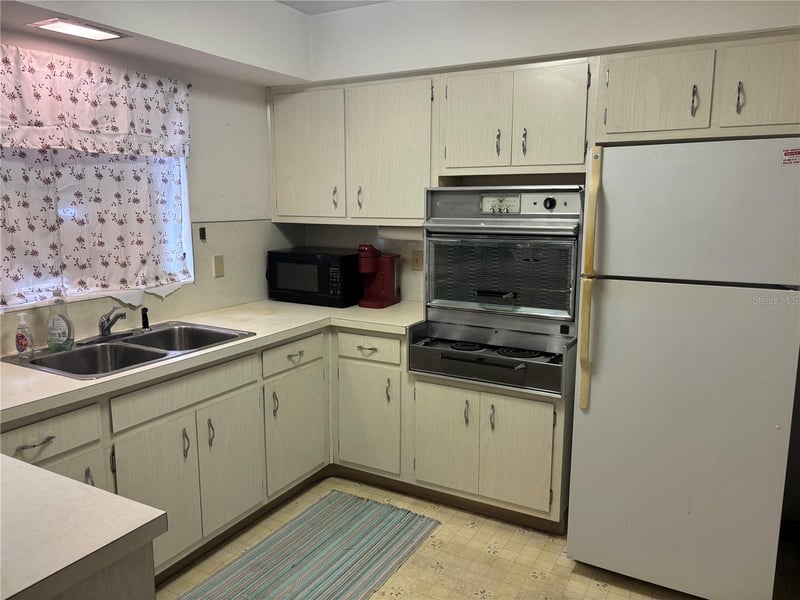 7406 Bougenville Dr, Port Richey, FL 34668
