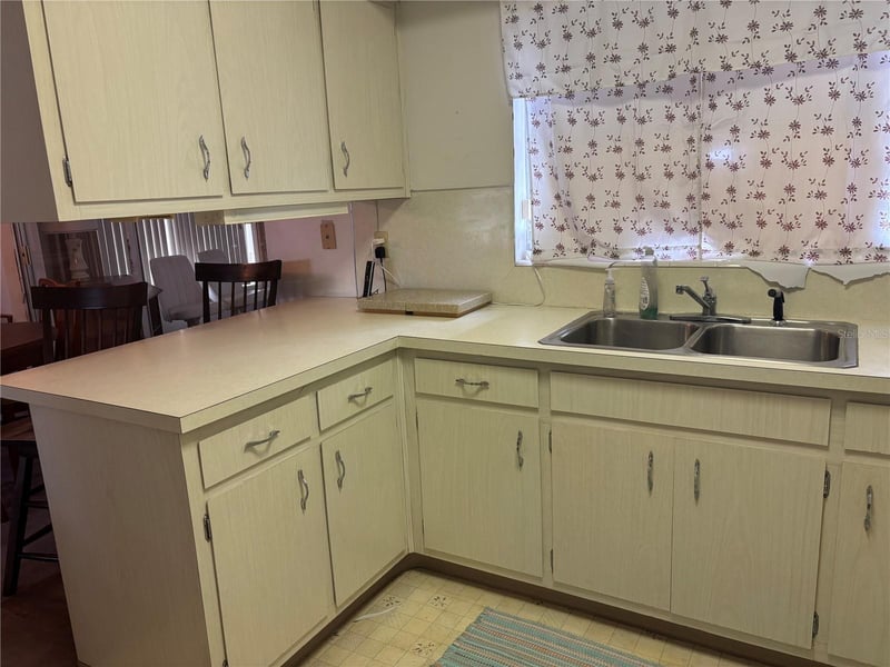 7406 Bougenville Dr, Port Richey, FL 34668
