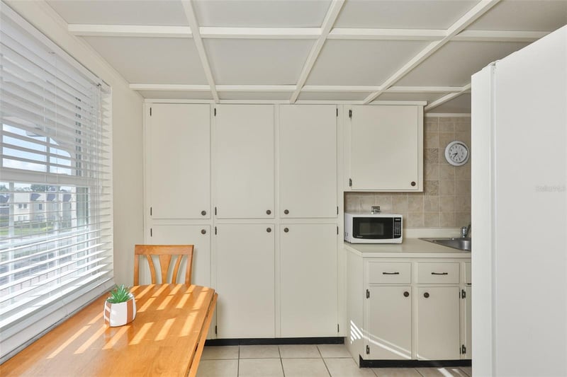 8703 Bardmoor Blvd #303, Seminole, FL 33777