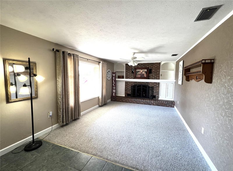 6221 Lullabye Ln, Zephyrhills, FL 33541