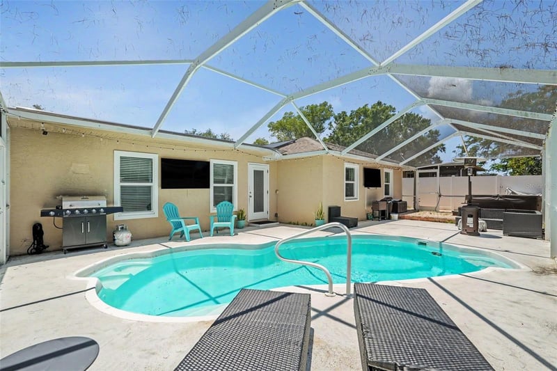 2627 Surrey Dr, Palm Harbor, FL 34684