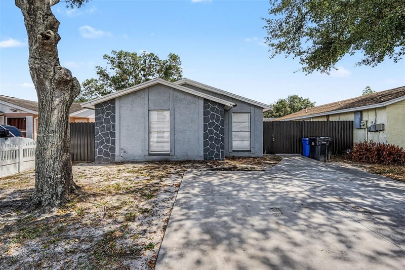 9212 Spy Glass Ct, Tampa, FL 33615