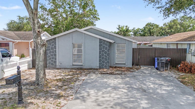 9212 Spy Glass Ct, Tampa, FL 33615