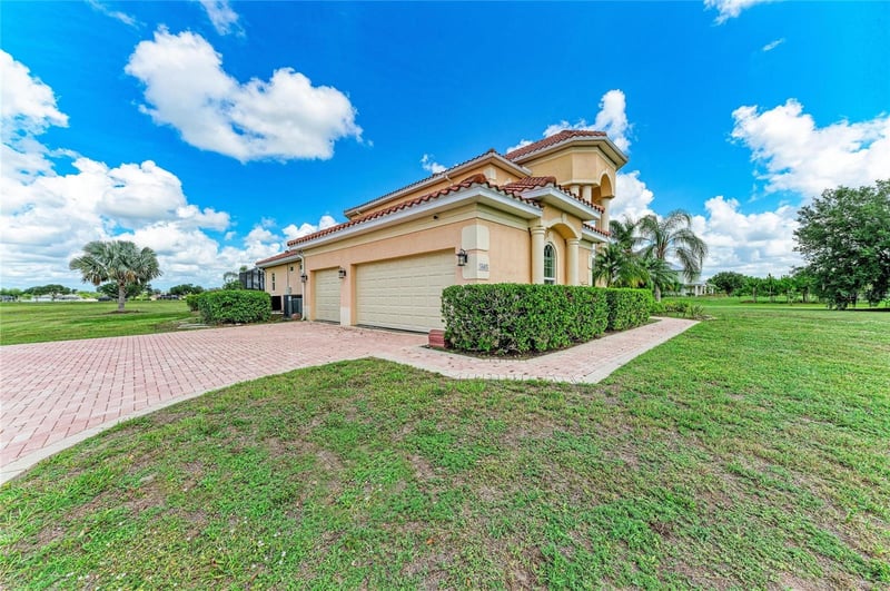 5605 Lake Paddock Cir, Parrish, FL 34219