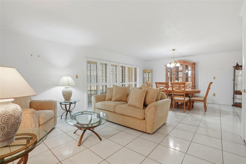 4715 Christa Ct #335, Tampa, FL 33614