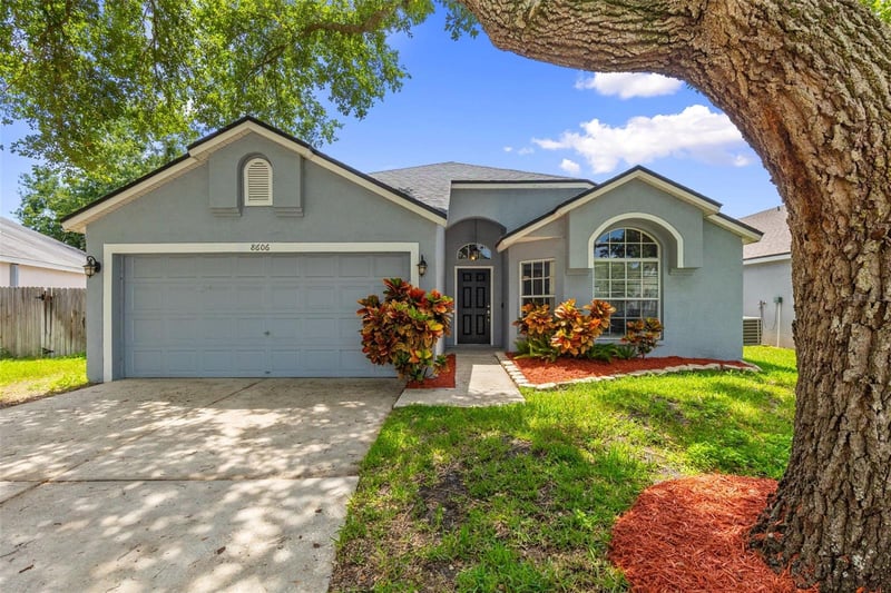8606 Fawn Creek Dr, Tampa, FL 33626