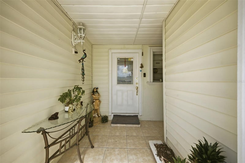 6812 Thatcher Ave, Tampa, FL 33614
