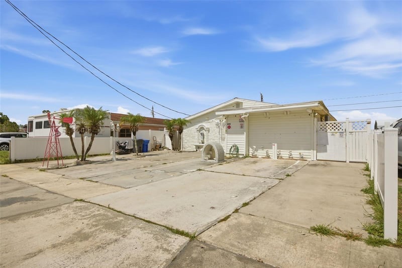 6812 Thatcher Ave, Tampa, FL 33614