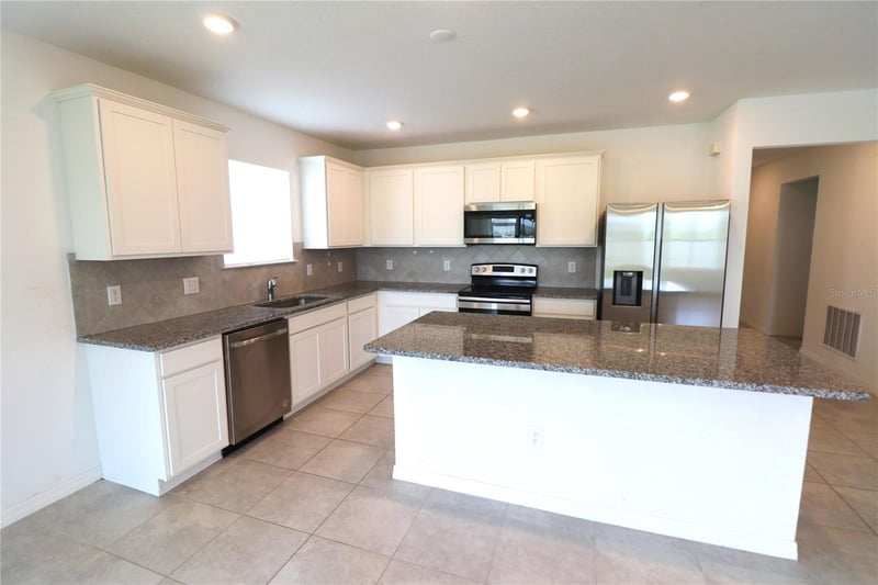 4006 Capri Coast Dr, Plant City, FL 33565