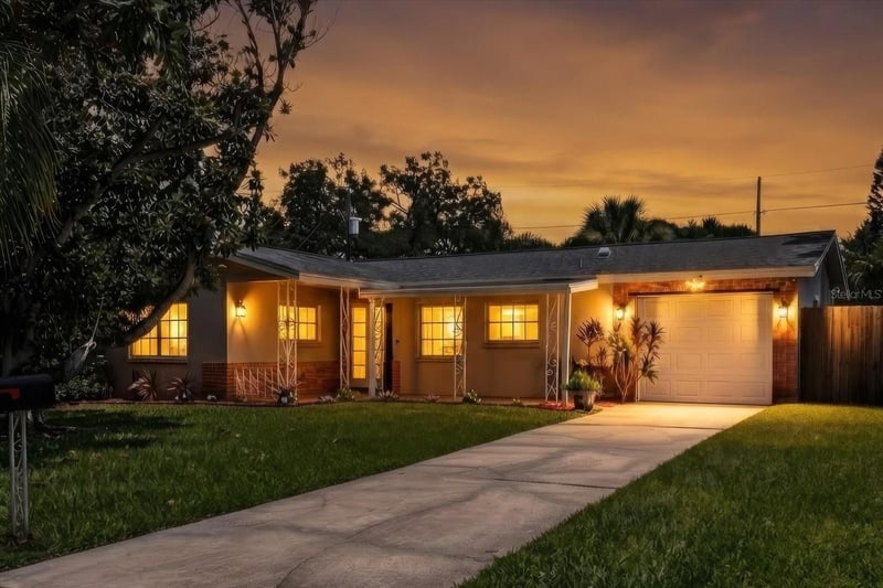 2032 Ridge Dr, Clearwater, FL 33763