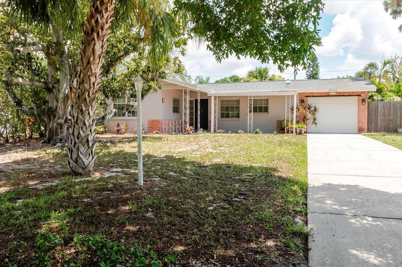 2032 Ridge Dr, Clearwater, FL 33763