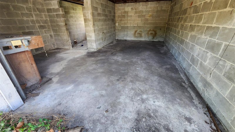 2910 Frank Moore Rd, Plant City, FL 33566