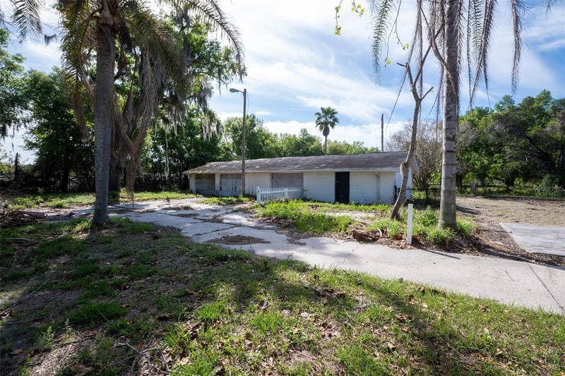 2910 Frank Moore Rd, Plant City, FL 33566