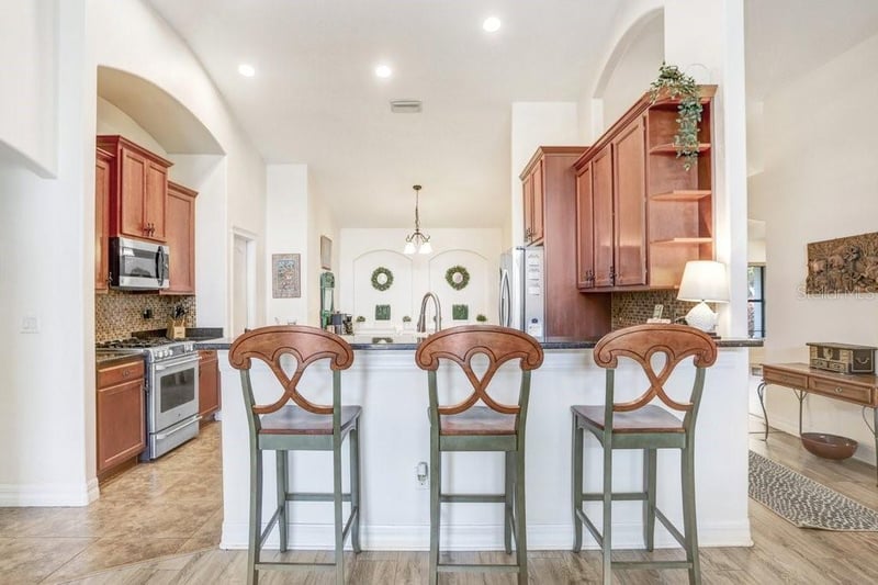 15723 Starling Water Dr, Lithia, FL 33547