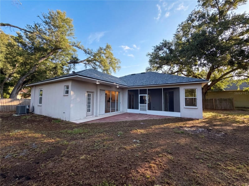 203 Taylor Bay Ln, Brandon, FL 33510