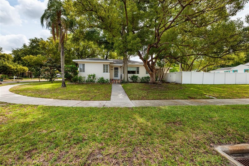 325 Orangeview Ave, Clearwater, FL 33755