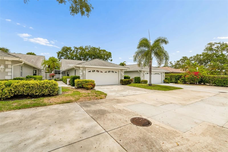 7656 Palm Aire Ln, Sarasota, FL 34243