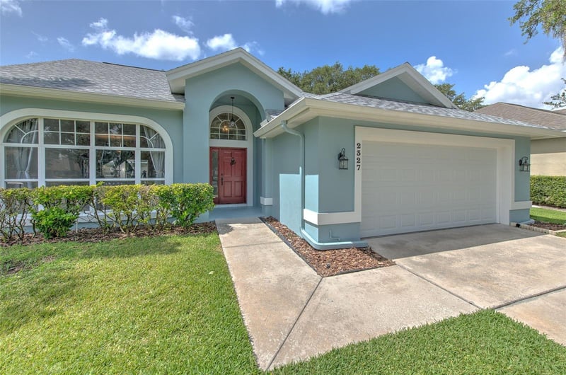 2327 Eagle Bluff Dr, Valrico, FL 33596