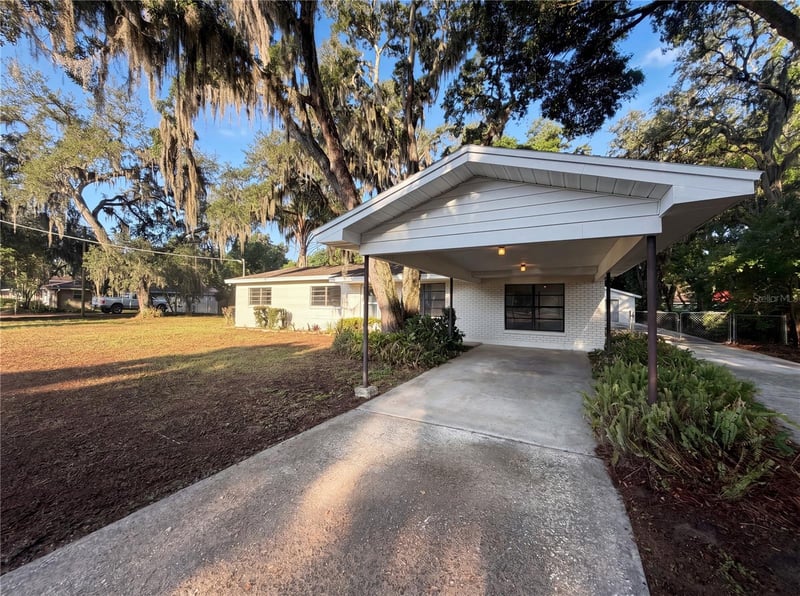 103 Kingsway Rd, Seffner, FL 33584