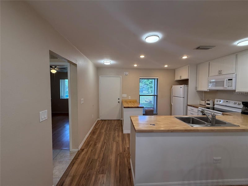 2130 Bancroft Pl #B, Palm Harbor, FL 34683