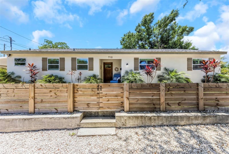 710 31st Ave, St Petersburg, FL 33704