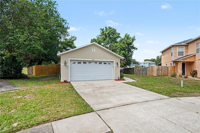 11917 Mango Groves Blvd, Seffner, FL 33584
