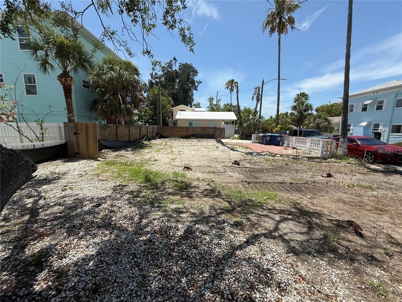 8586 Bay Dr, Treasure Island, FL 33706